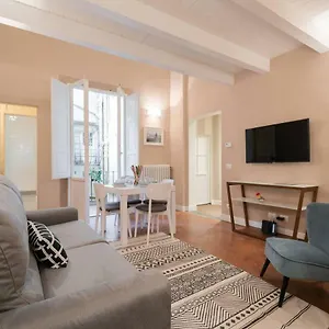Scala Via Borgo Pinti Appartement